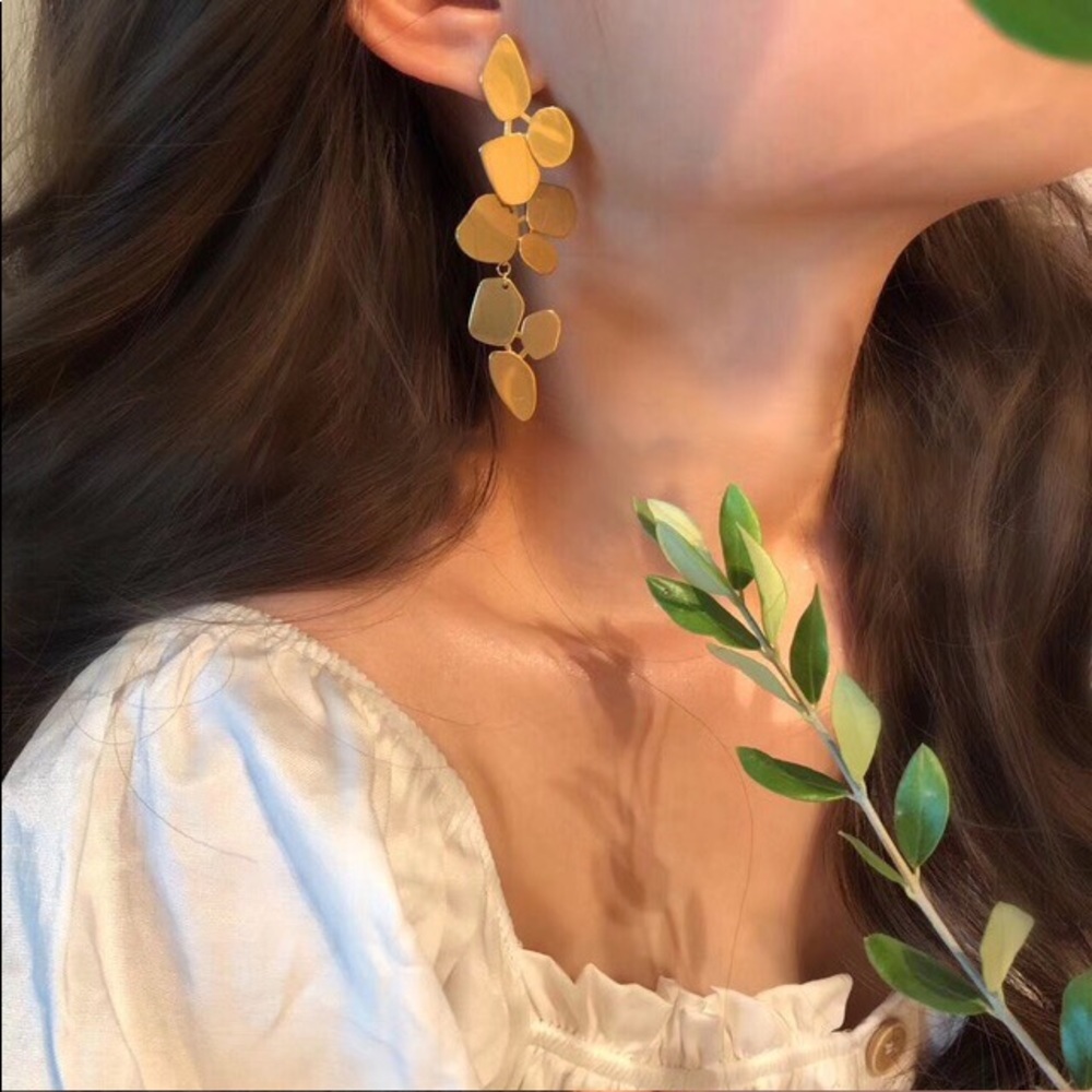 NWOT Gold Leaves Earrings, Detachable